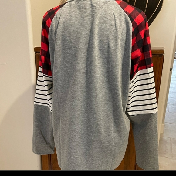 Buffalo Print Hearts Christmas Top - Picture 8 of 9